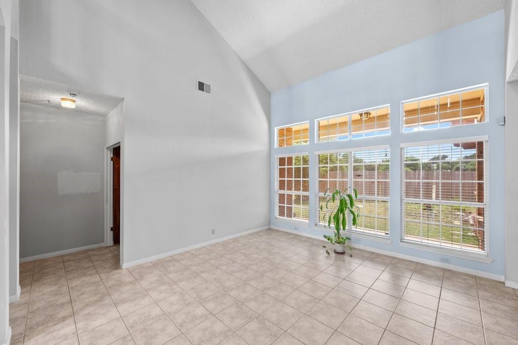 6313 John Chisum LN