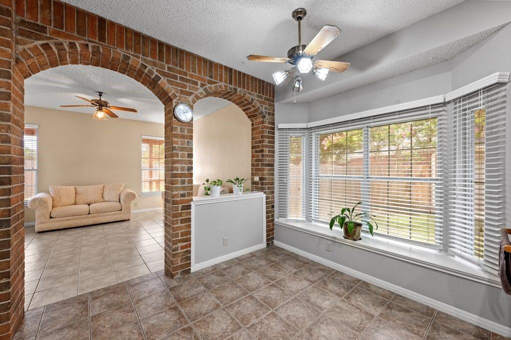 6313 John Chisum LN
