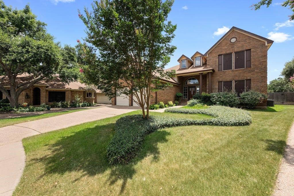 6313 John Chisum LN