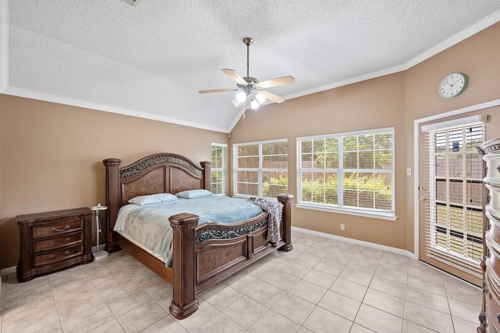 6313 John Chisum LN