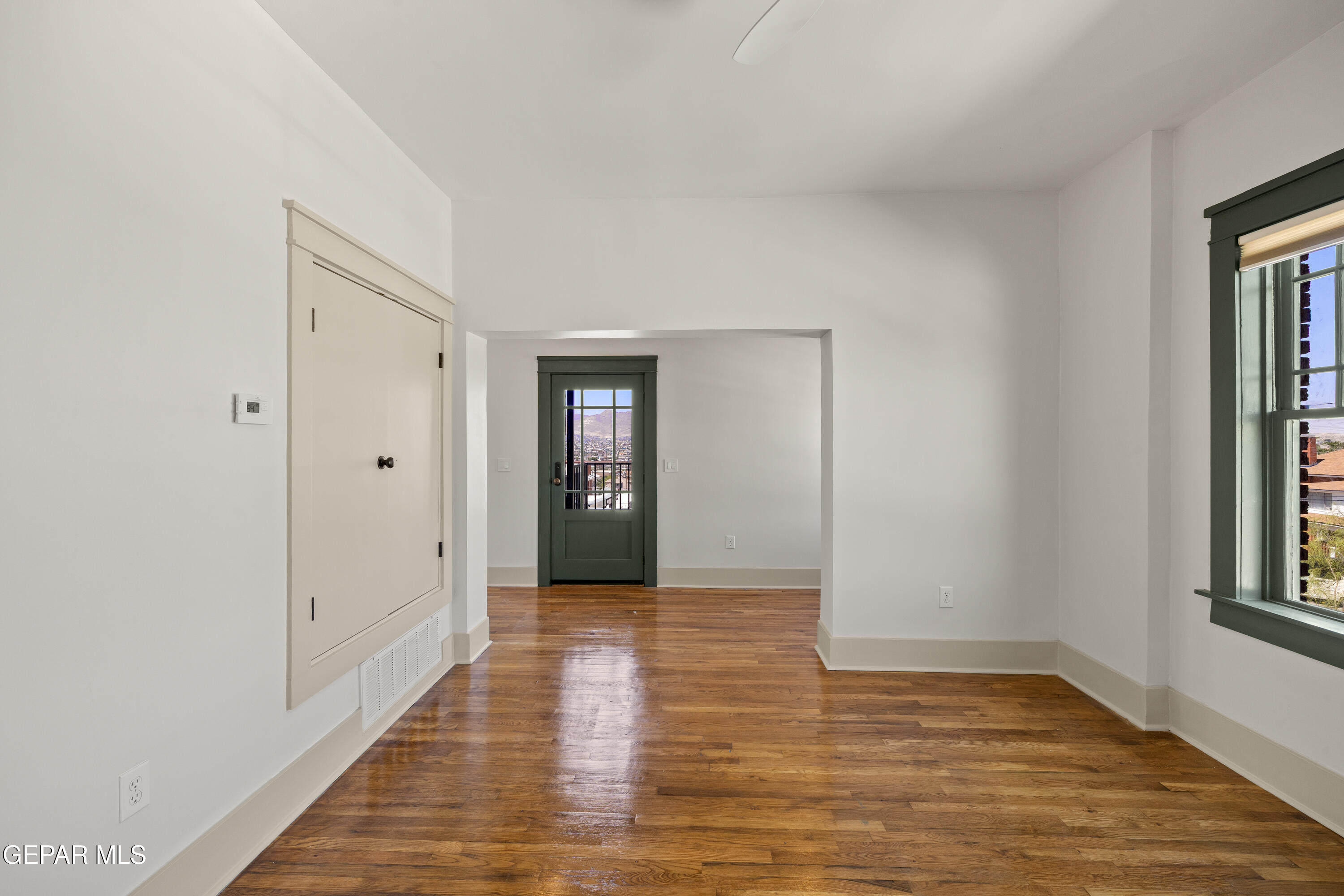 914 W Yandell Drive 2B
