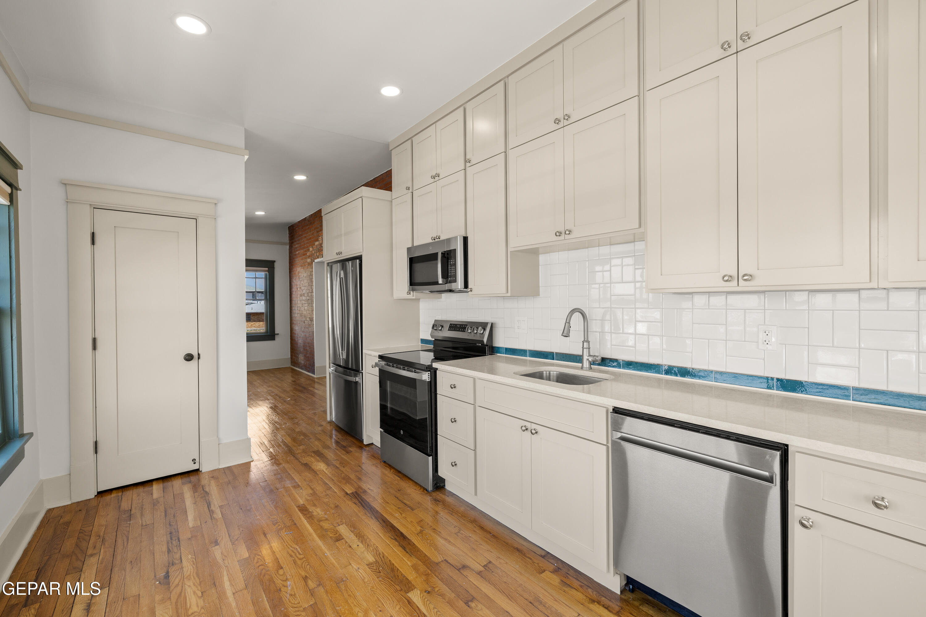 914 W Yandell Drive 2B