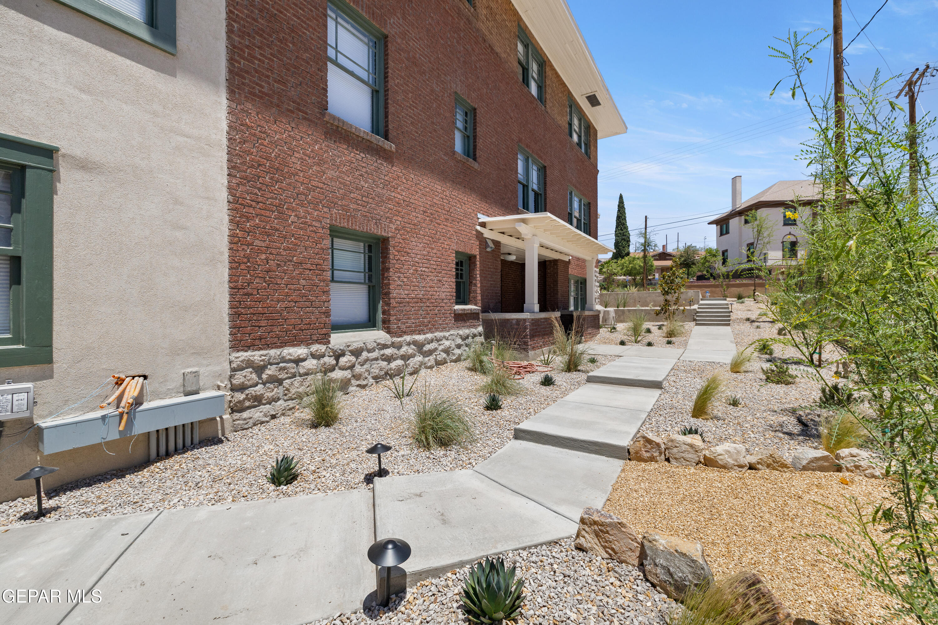 914 W Yandell Drive 3B