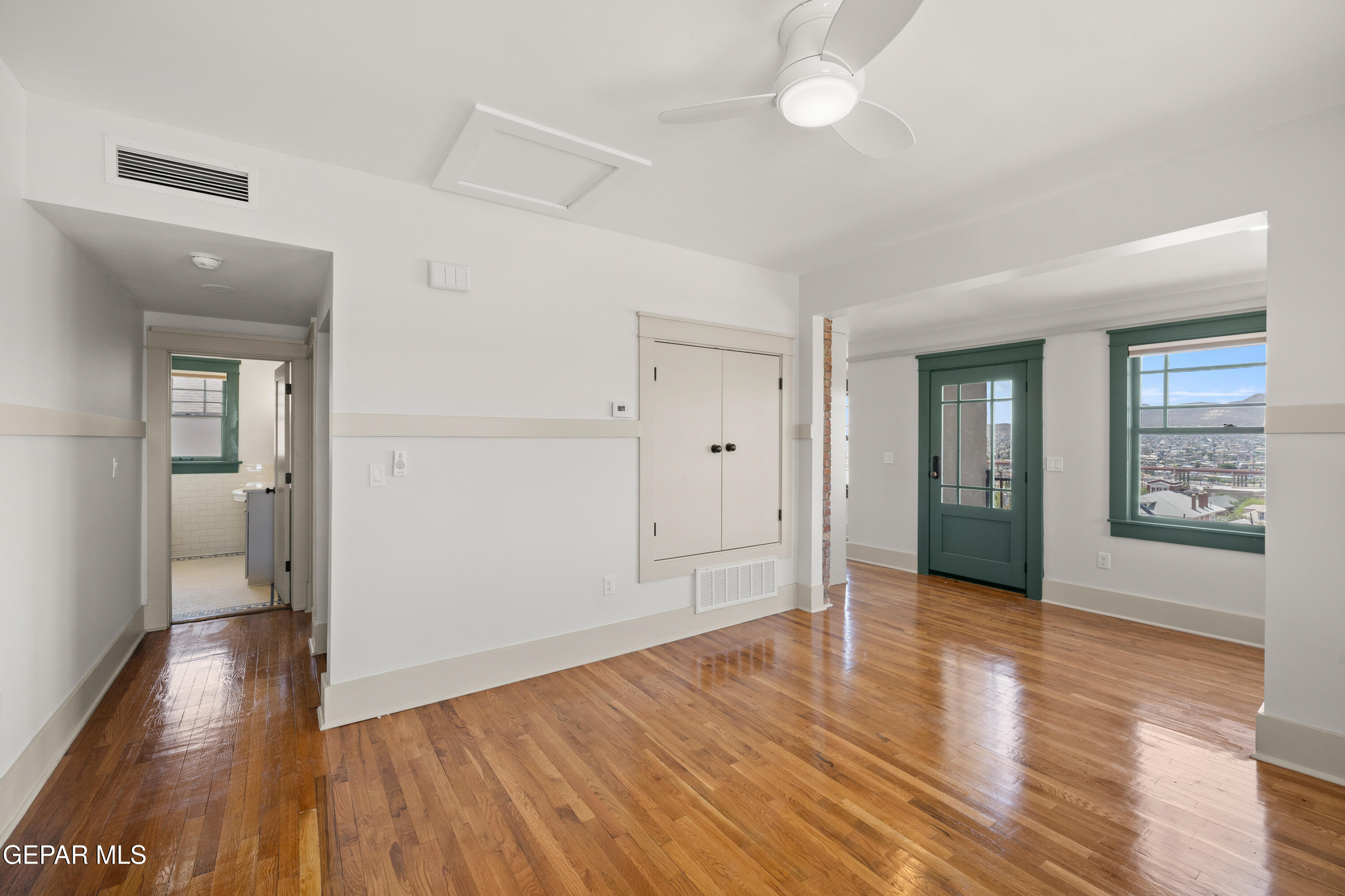 914 W Yandell Drive 3B