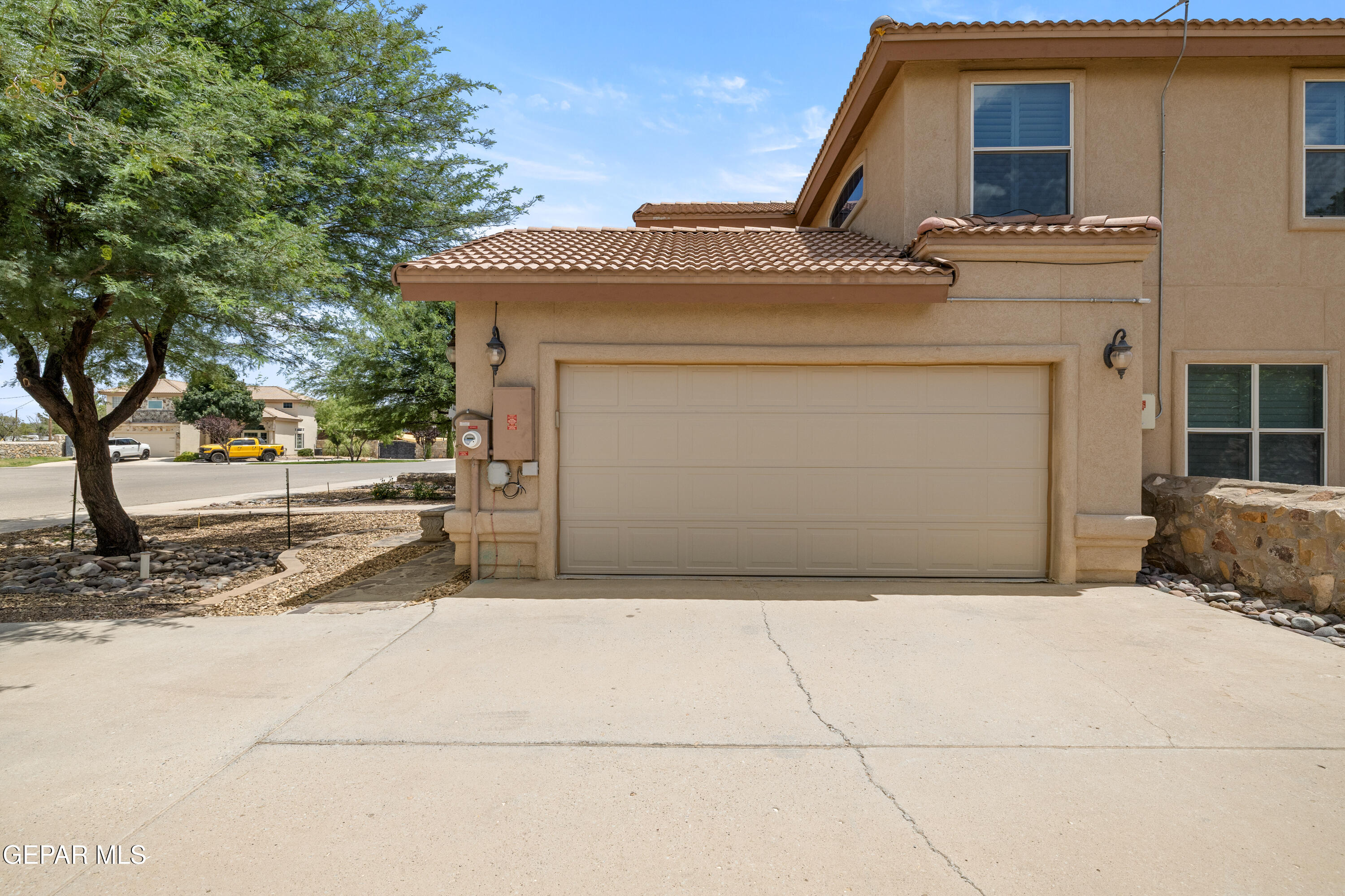 6013 VALLE ESPANOLA Lane