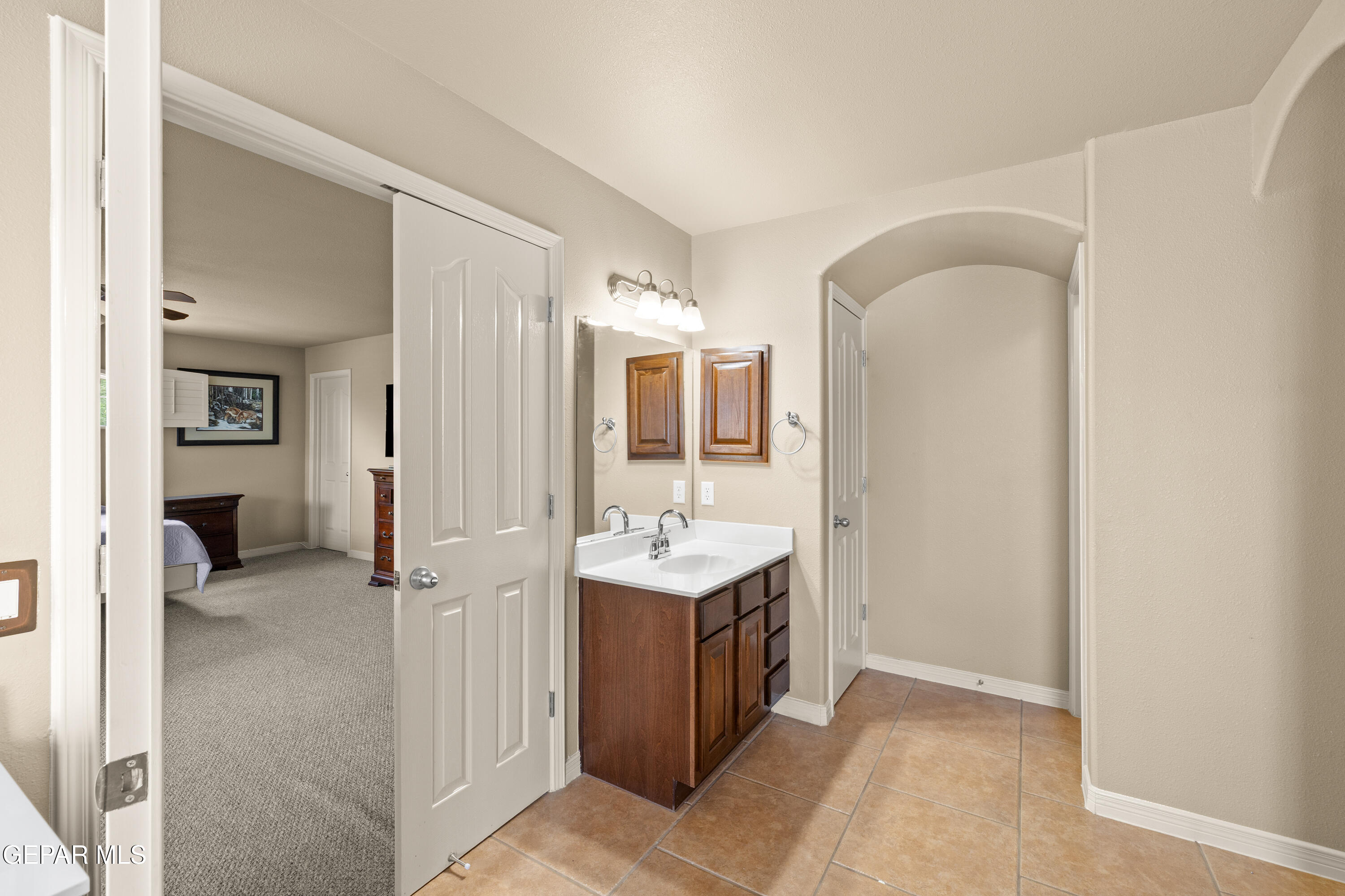 6013 VALLE ESPANOLA Lane
