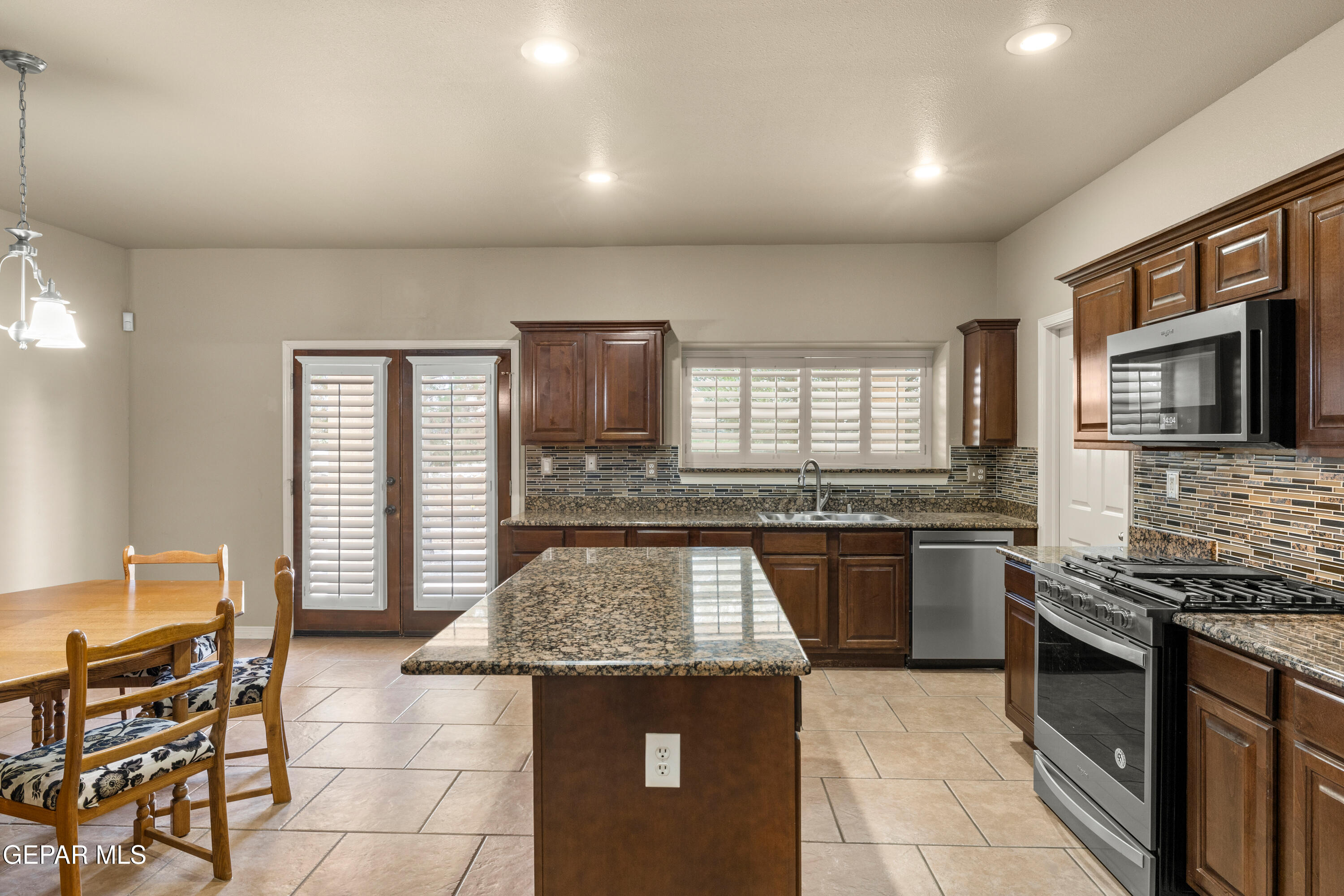 6013 VALLE ESPANOLA Lane