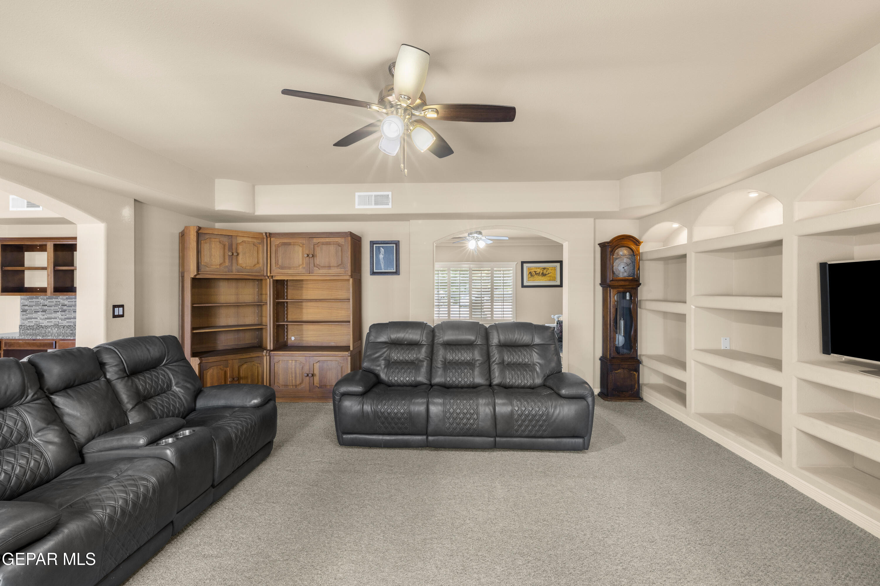 6013 VALLE ESPANOLA Lane