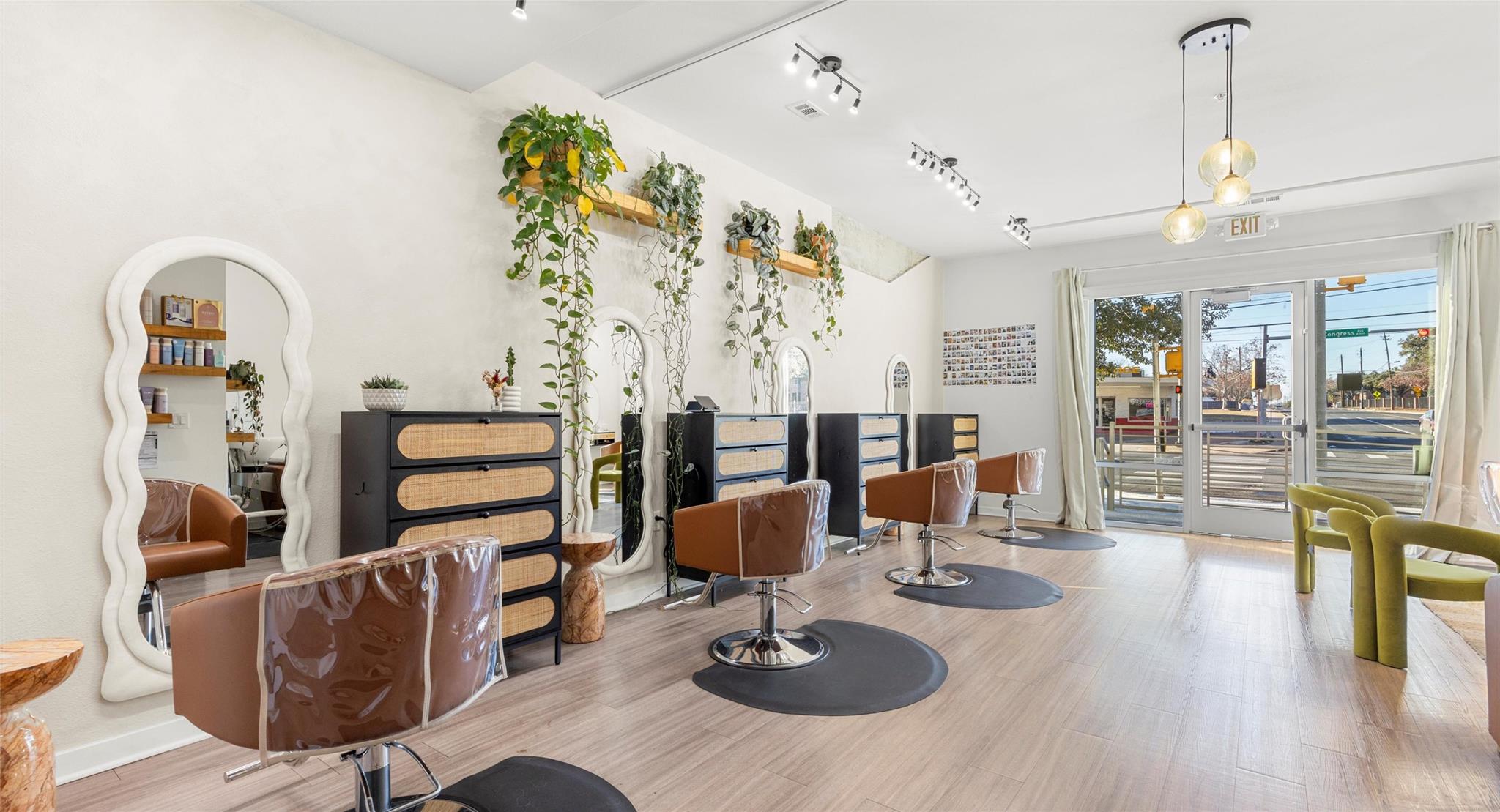 4361 S Congress Ave # 103