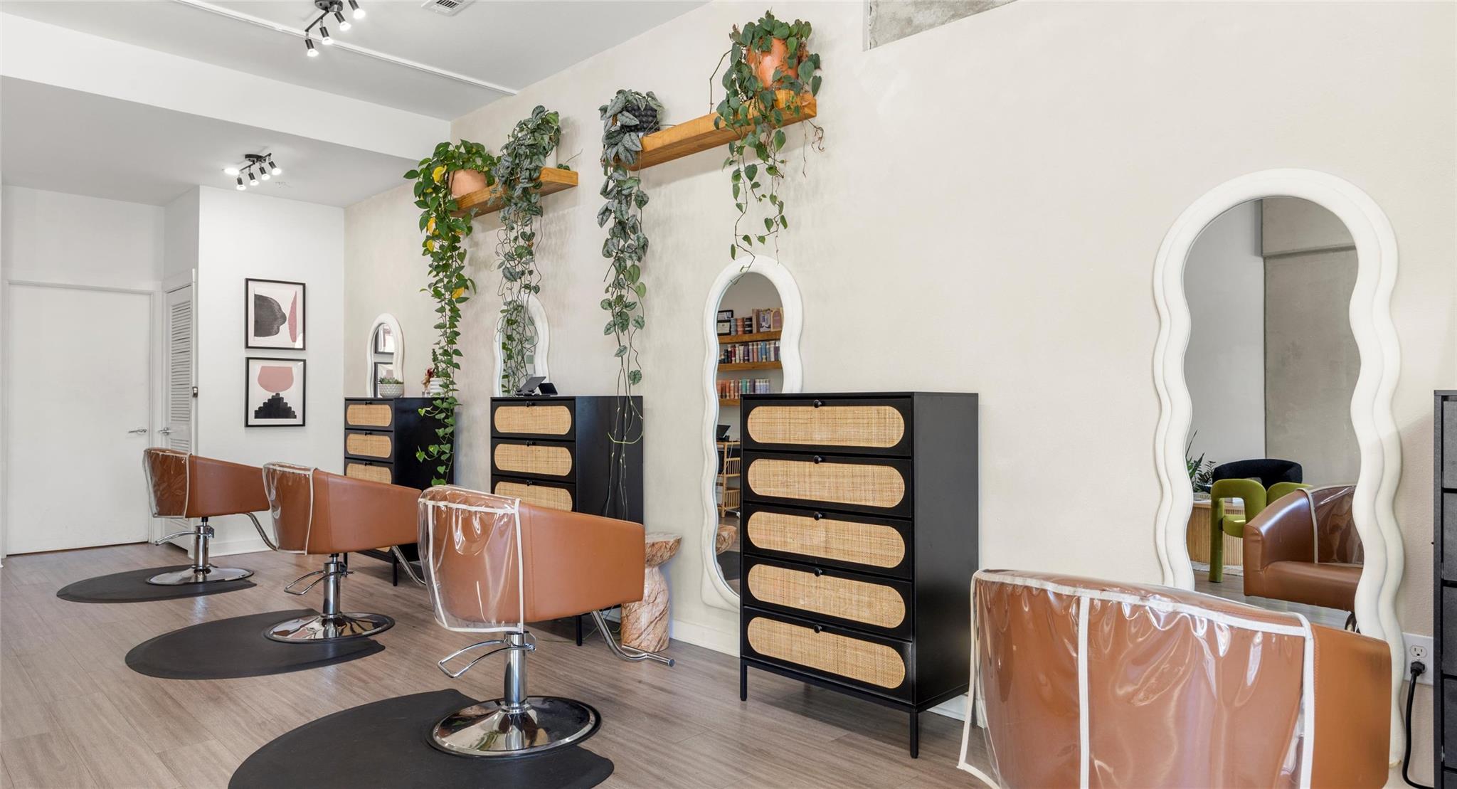 4361 S Congress Ave # 103