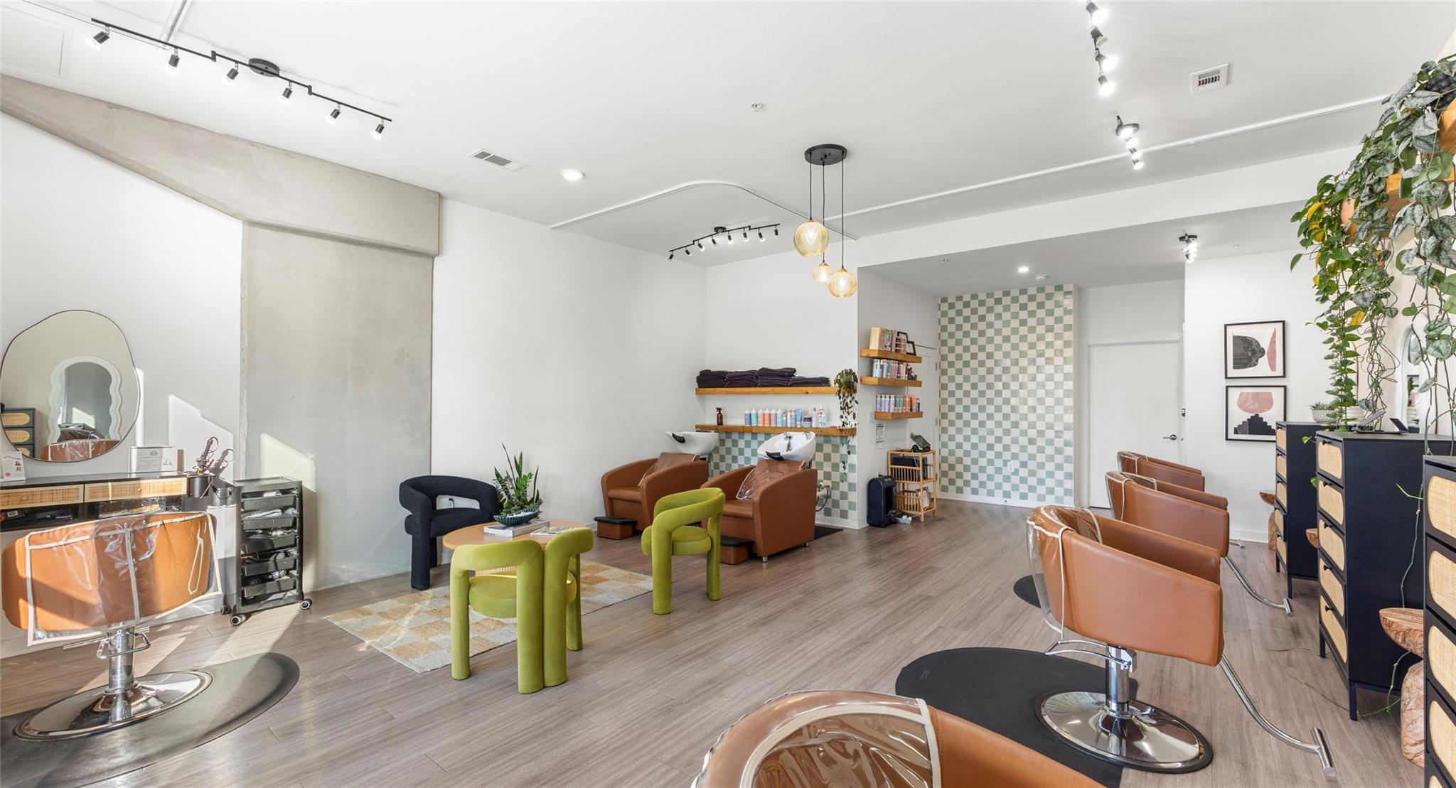 4361 S Congress Ave # 103