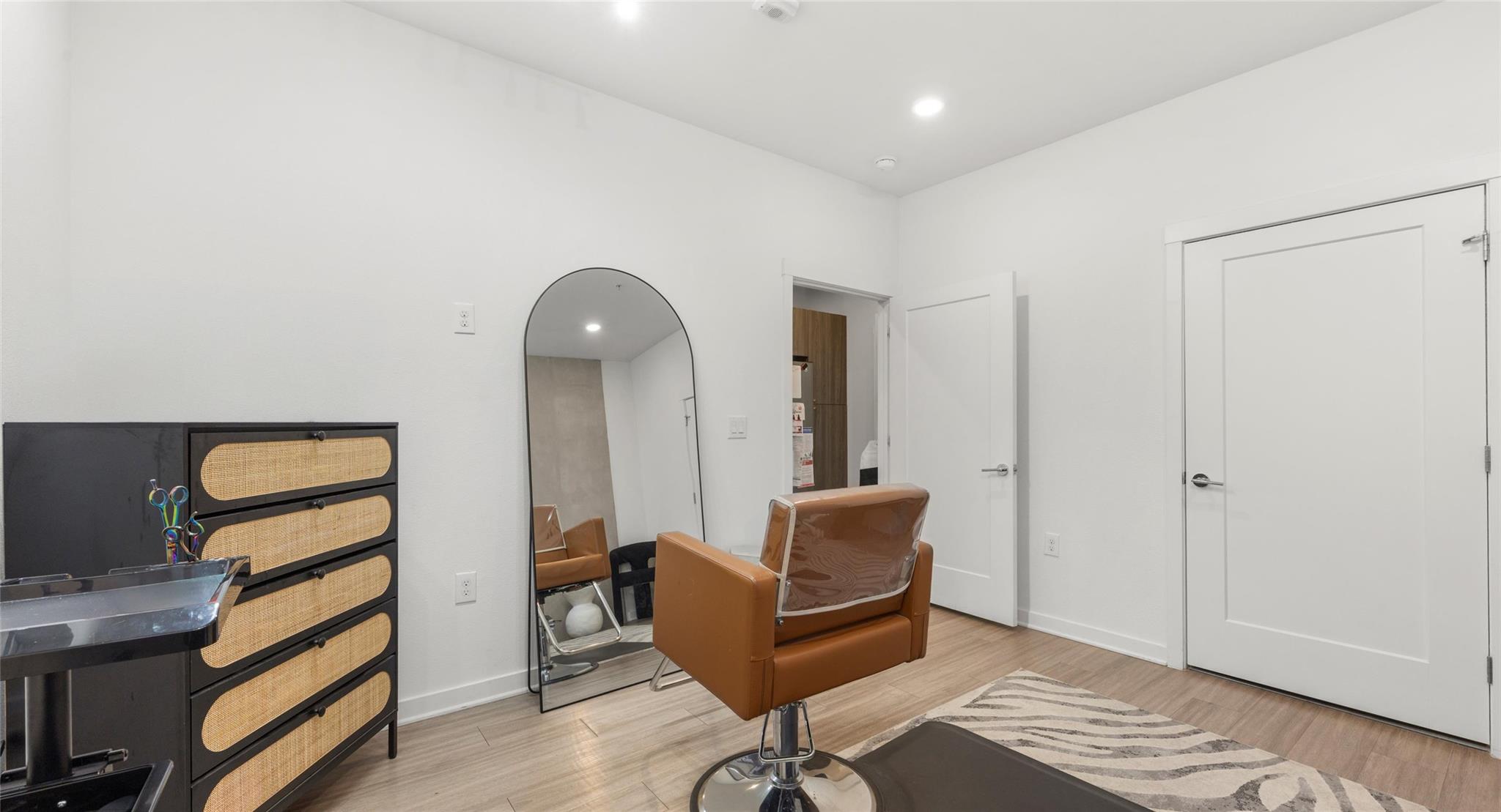 4361 S Congress Ave # 103