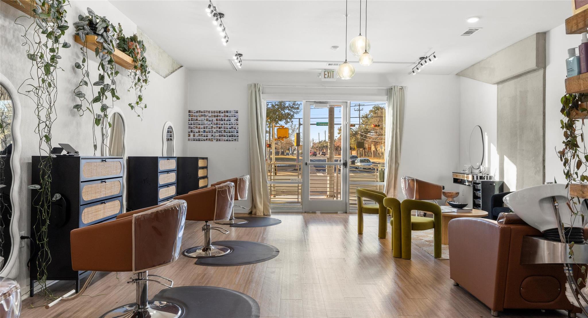 4361 S Congress Ave # 103