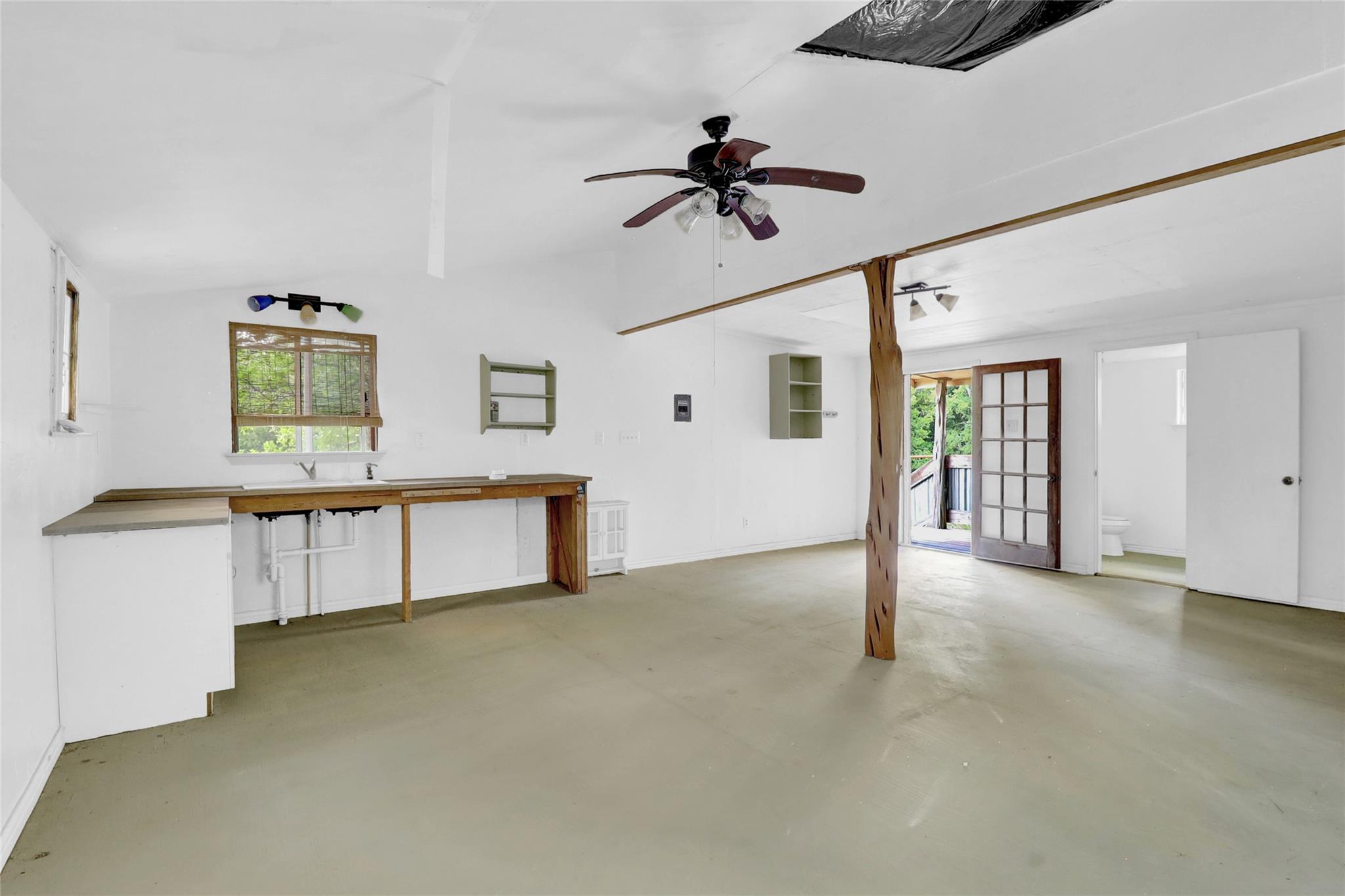 2211 Hilliard RD