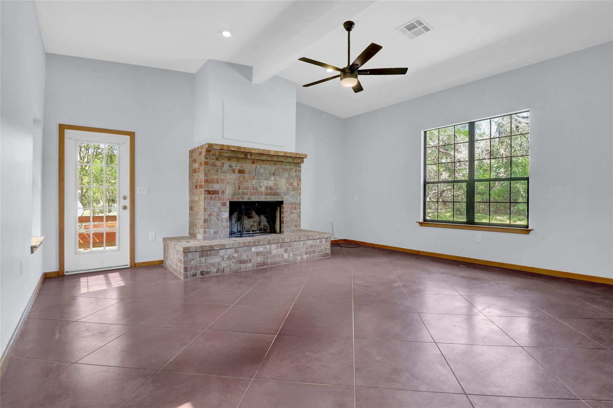 2211 Hilliard RD