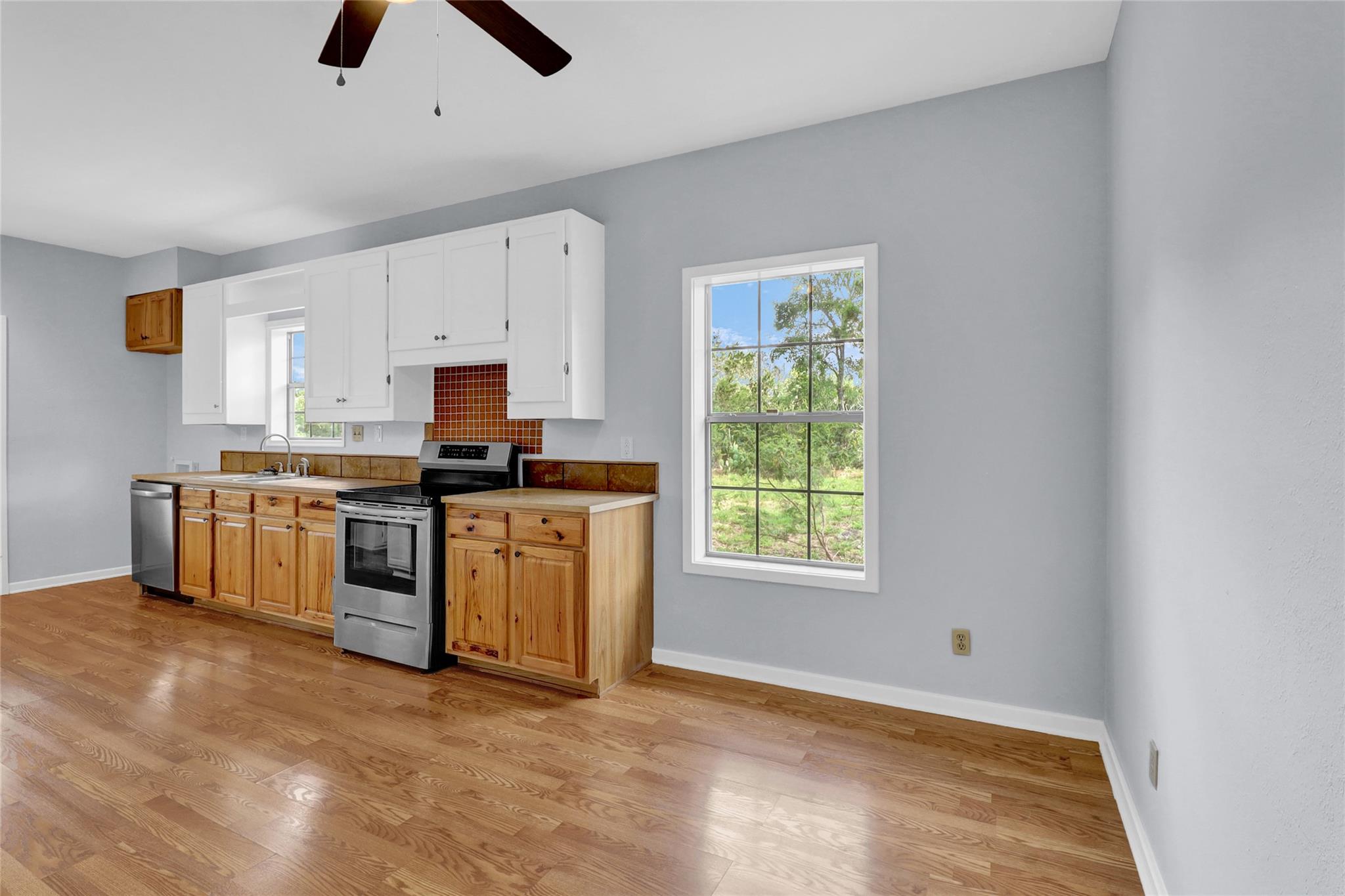 2211 Hilliard RD