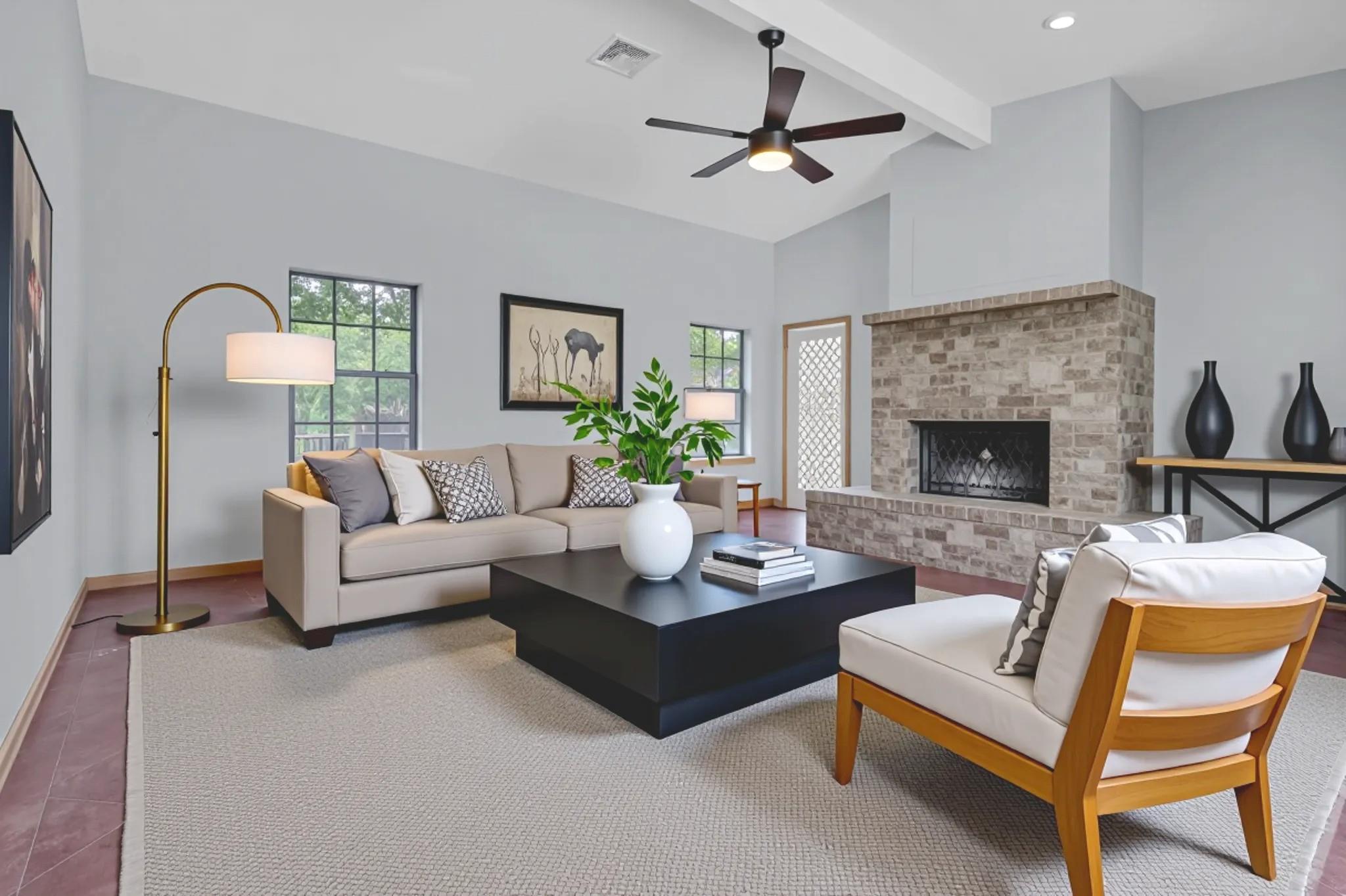 2211 Hilliard RD