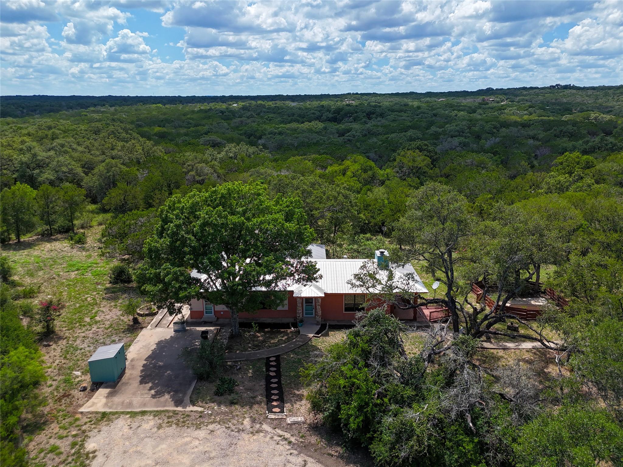 2211 Hilliard RD