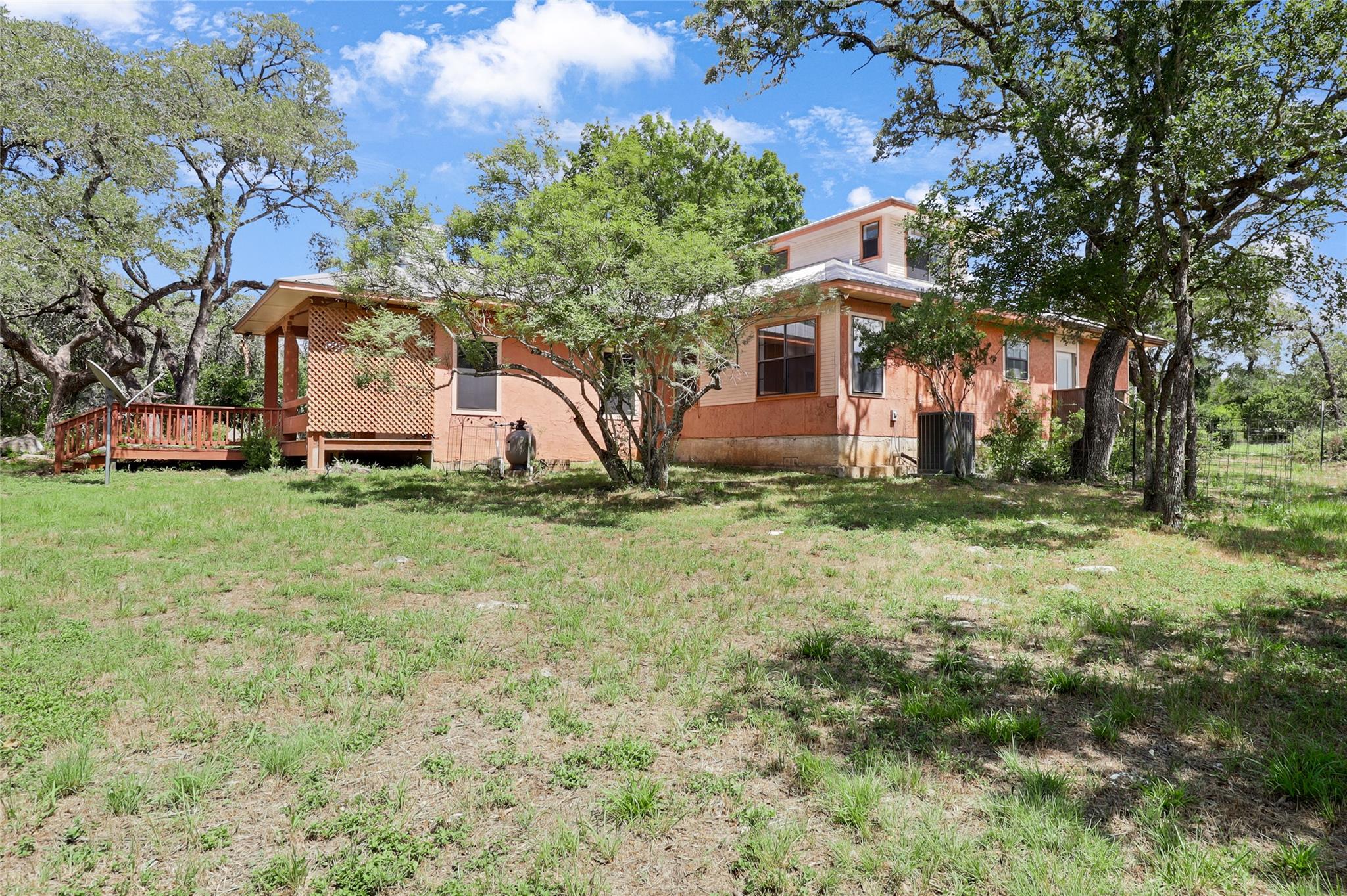 2211 Hilliard RD
