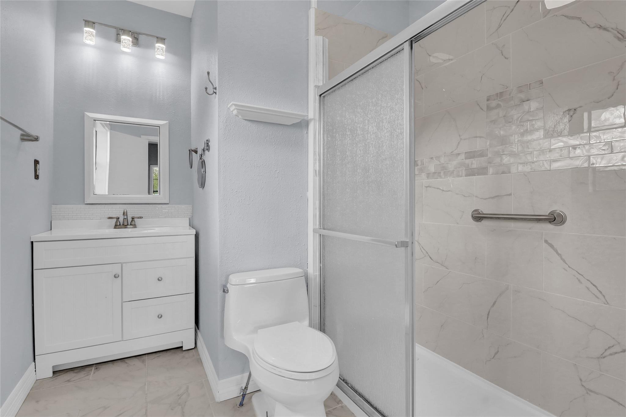 2211 Hilliard RD