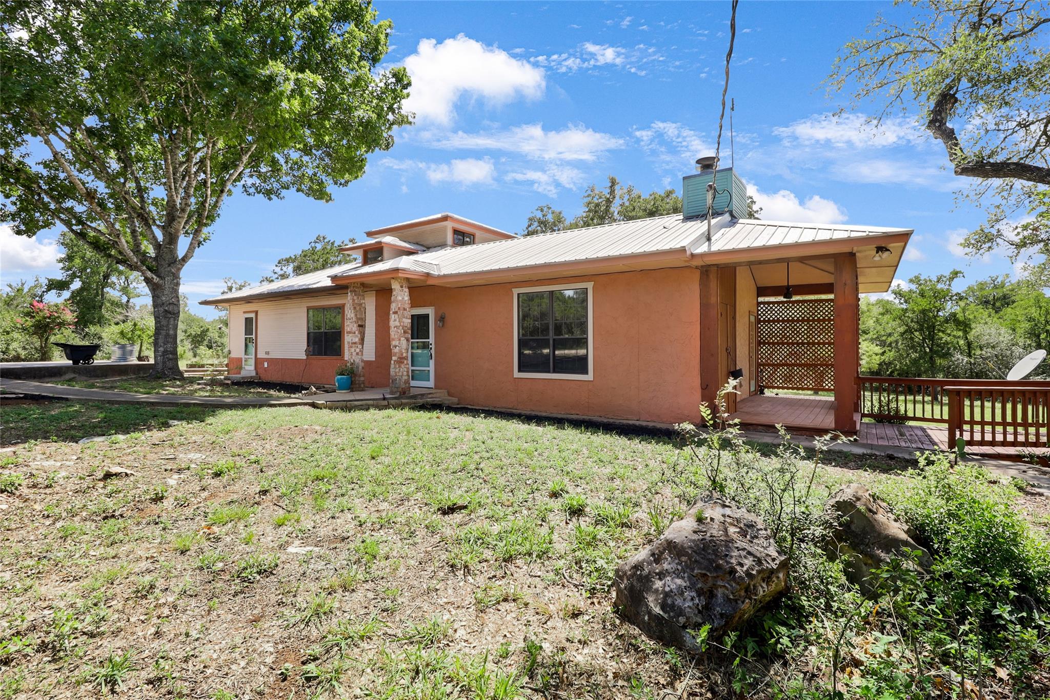 2211 Hilliard RD