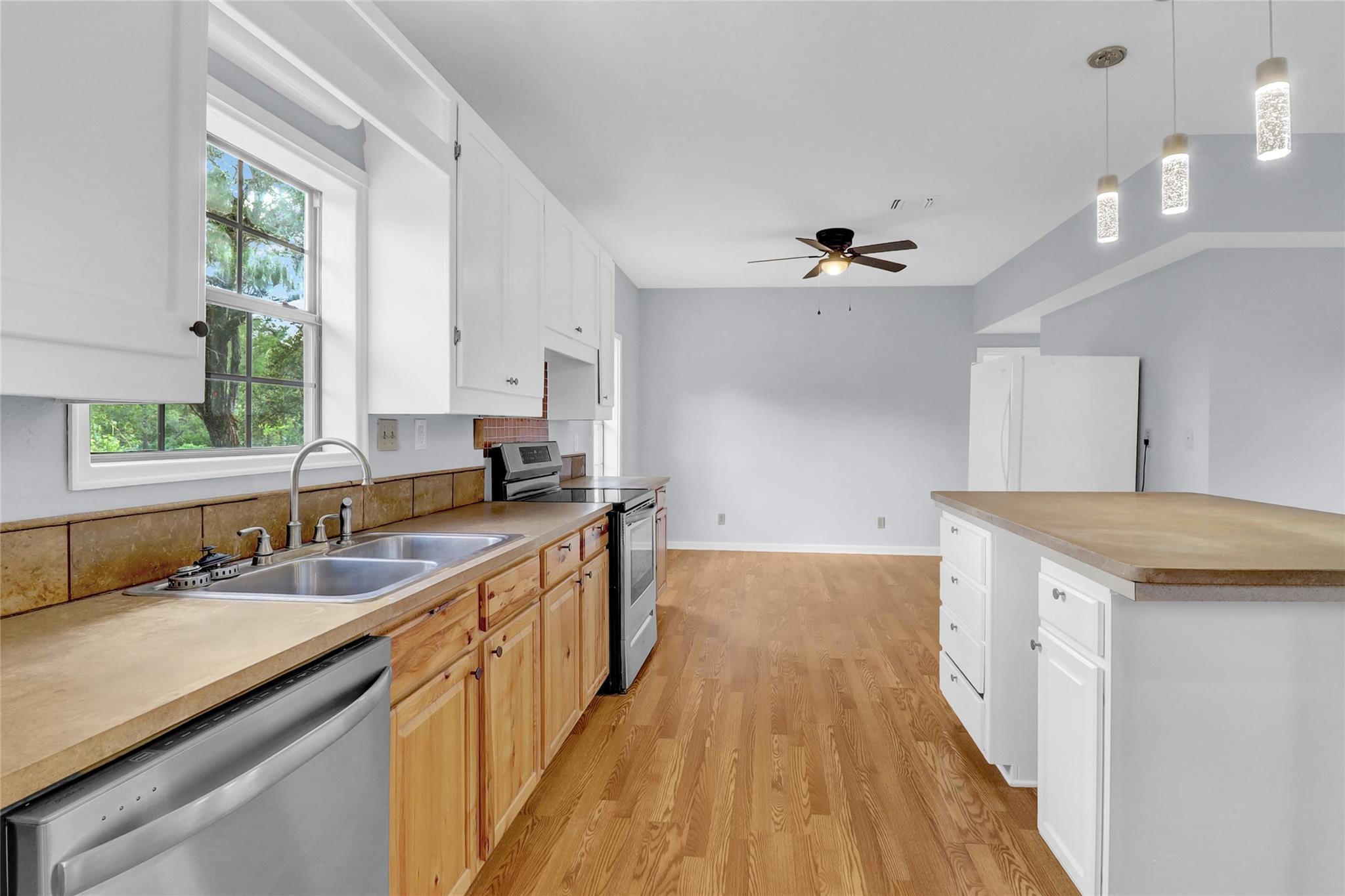 2211 Hilliard RD