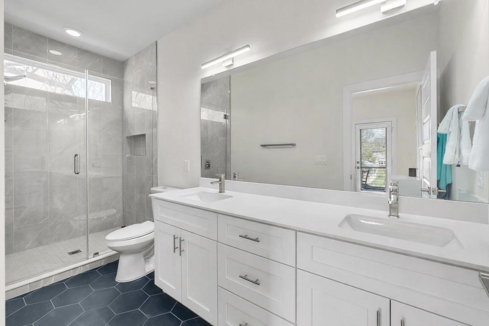 913 Valdez ST # B Unit: A & B