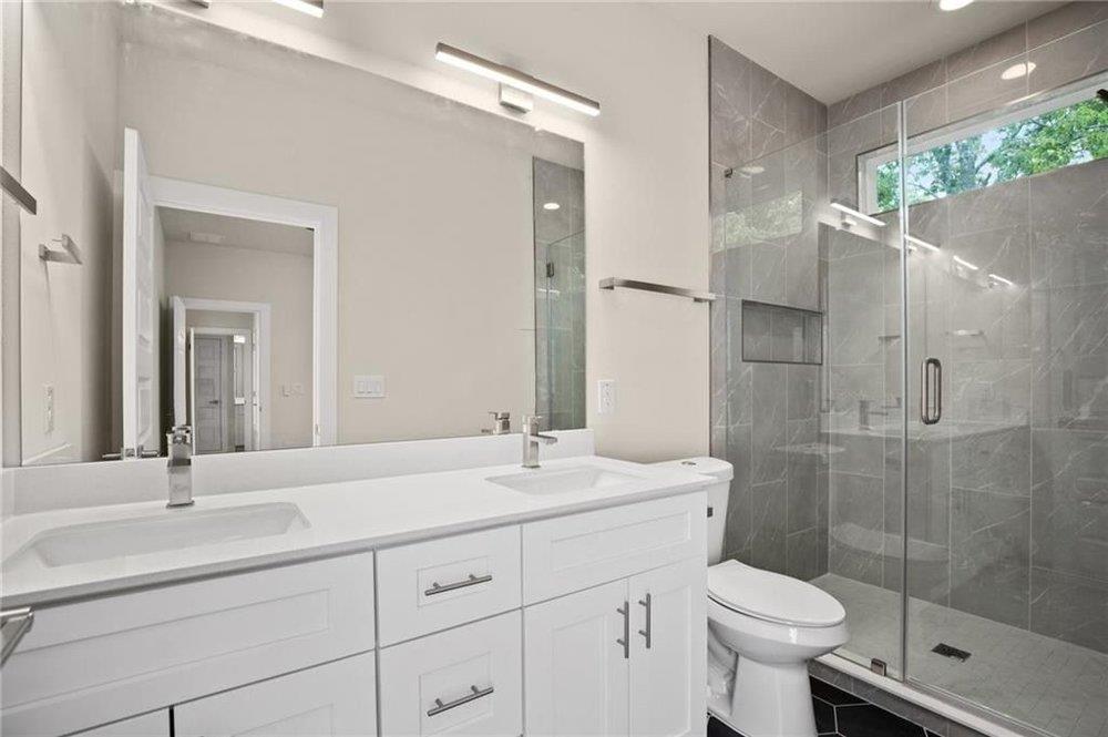 913 Valdez ST # B Unit: A & B