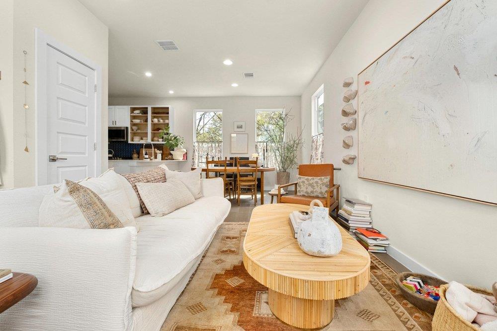 913 Valdez ST # B Unit: A & B