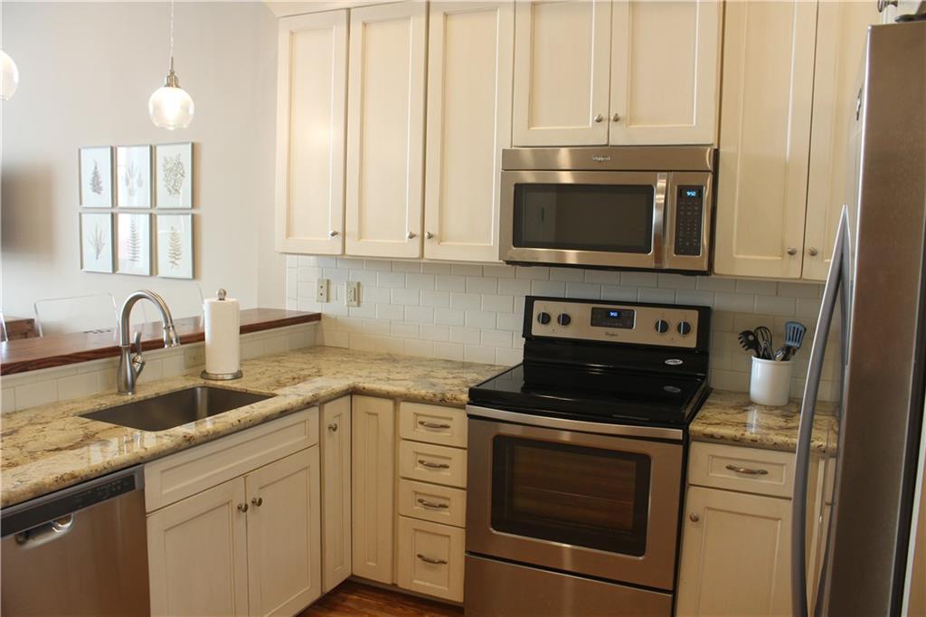 216 CHARTRES Street 2C