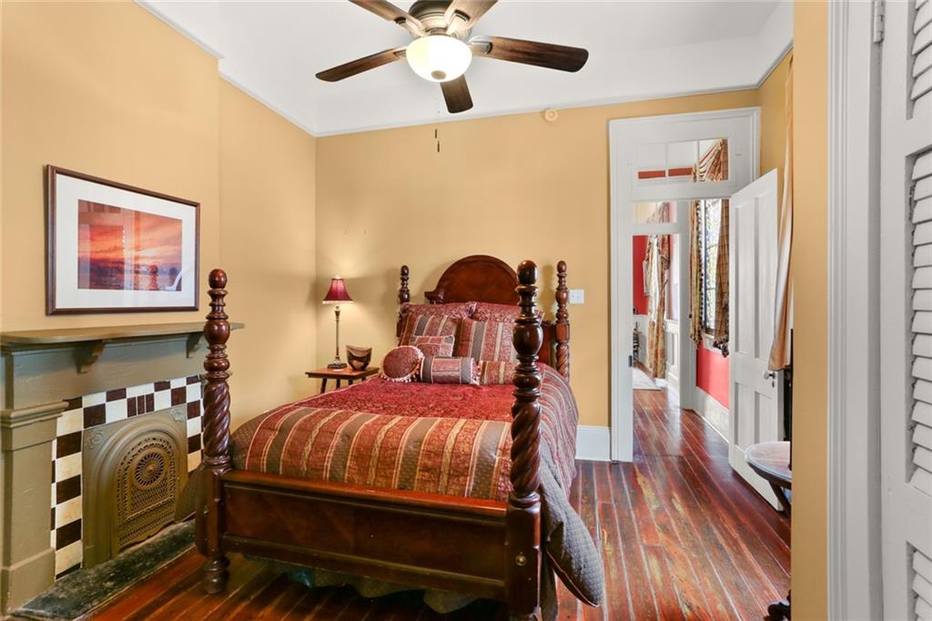 1023 ROYAL Street 1023