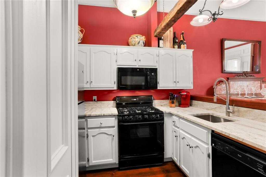 1023 ROYAL Street 1023