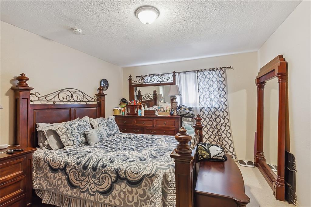 2241-2243 KRAFT Place