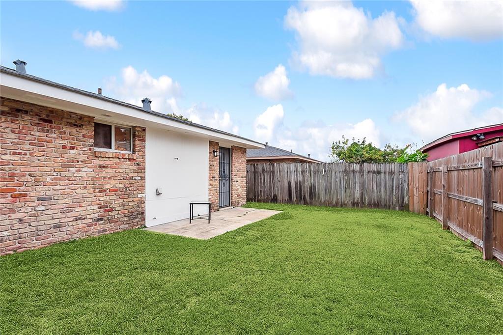 2241-2243 KRAFT Place