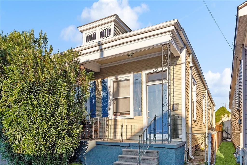 2721 GENERALTAYLOR Street