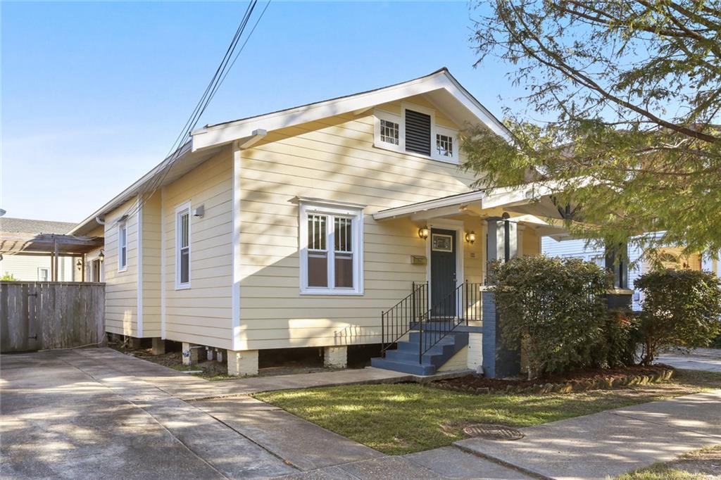 1228 N LOPEZ Street Front