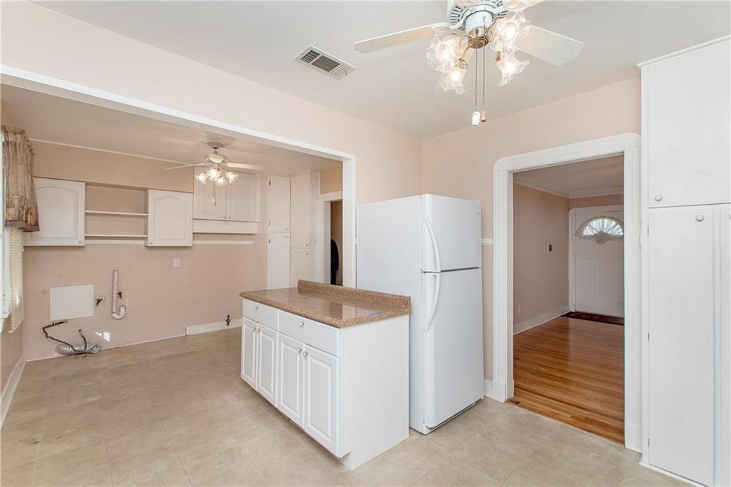 723/725 SUMNER Street