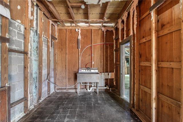 5219 DAUPHINE Street