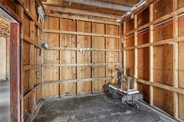 5219 DAUPHINE Street