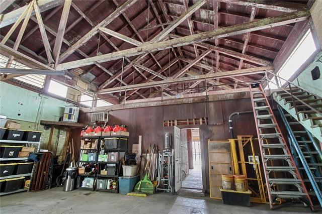 5219 DAUPHINE Street