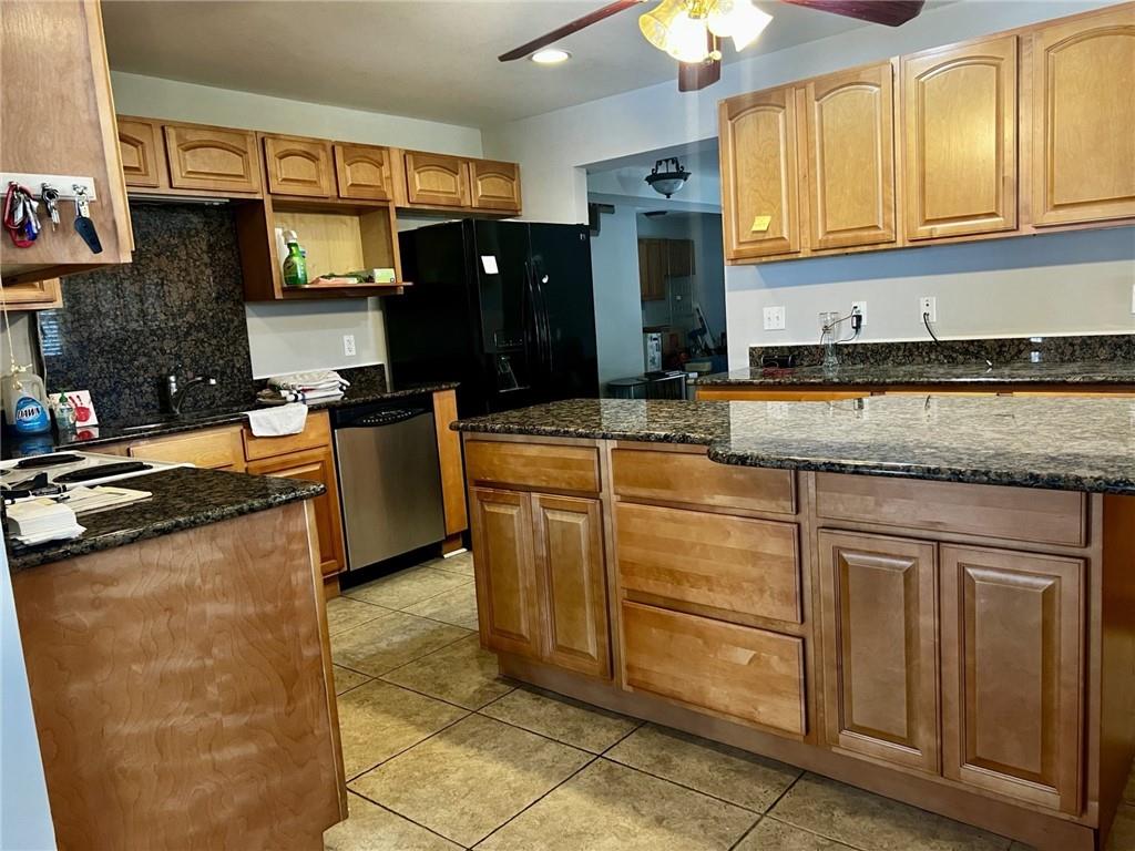 2813 RIVERBEND Drive