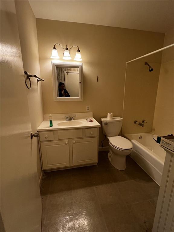 2813 RIVERBEND Drive