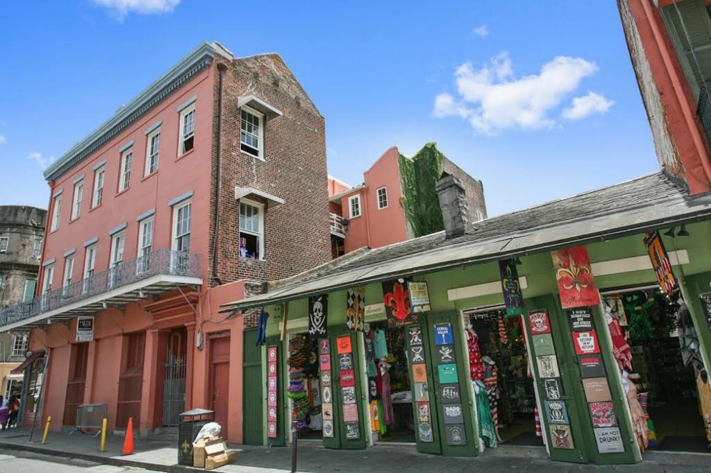 704 ST PETER Street I