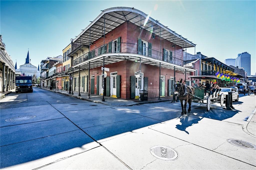 718 BOURBON Street