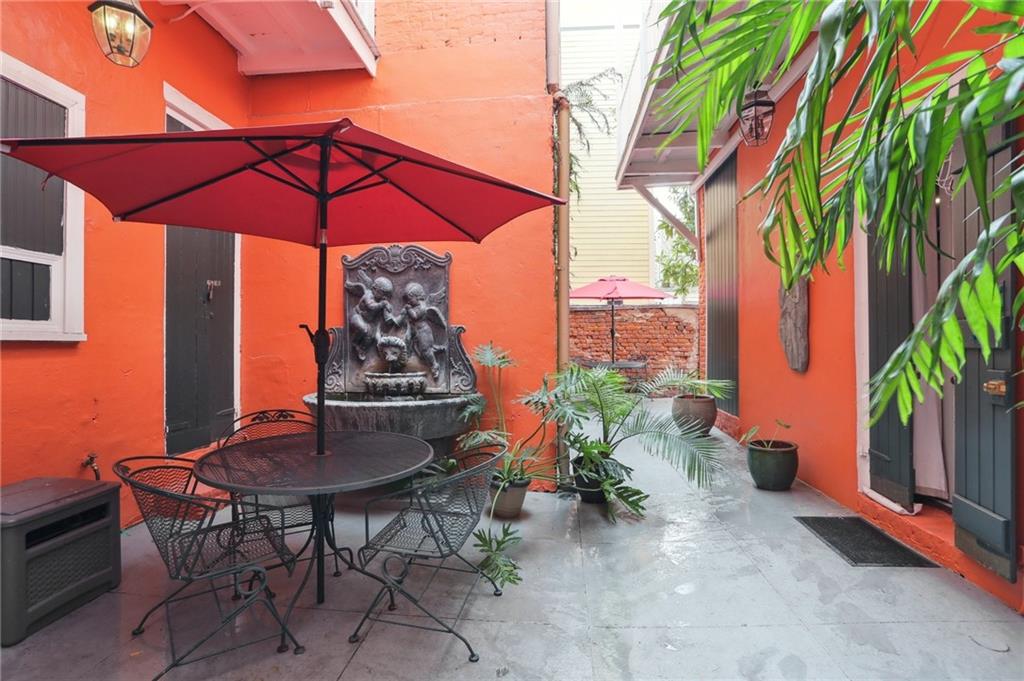 810 SAINT PETER Street 2