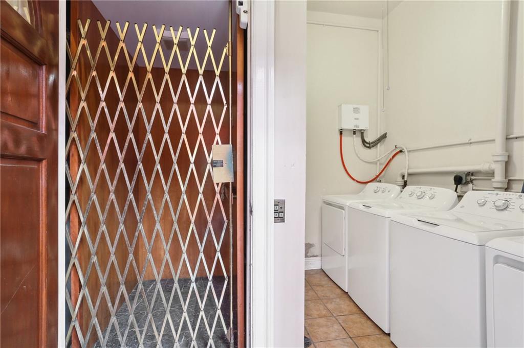 810 SAINT PETER Street 2