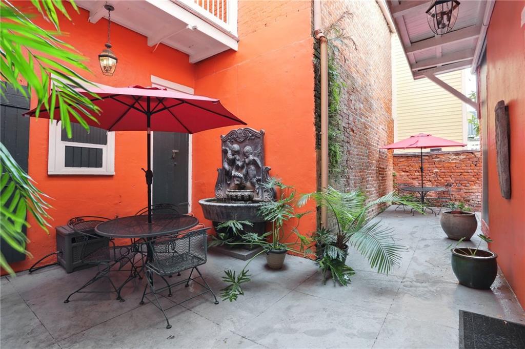 810 SAINT PETER Street 2