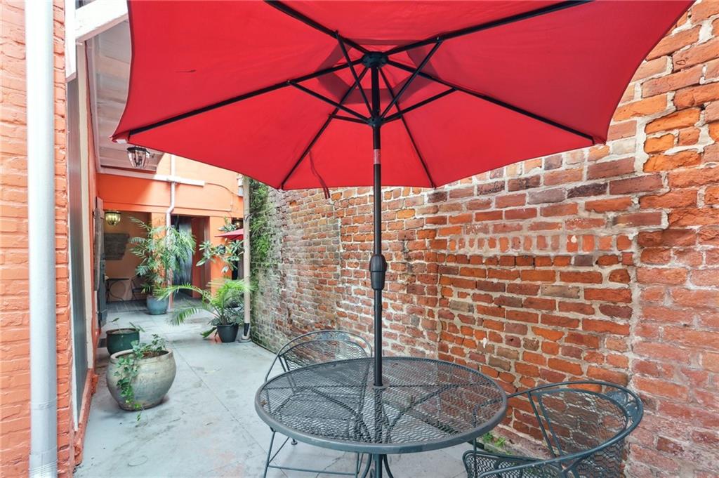 810 SAINT PETER Street 2