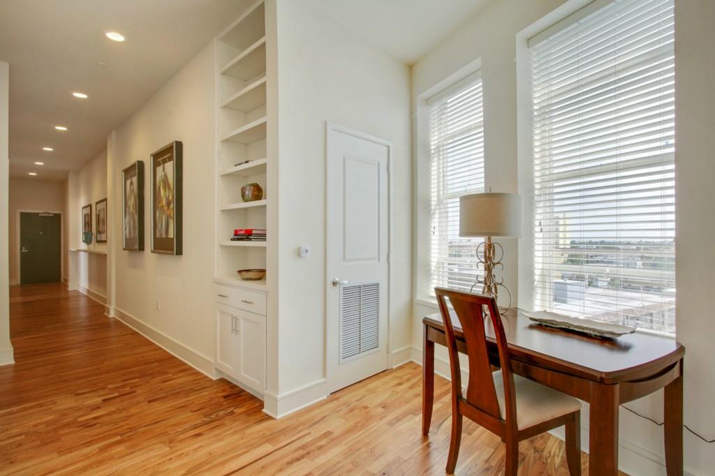 833 HOWARD Avenue 500