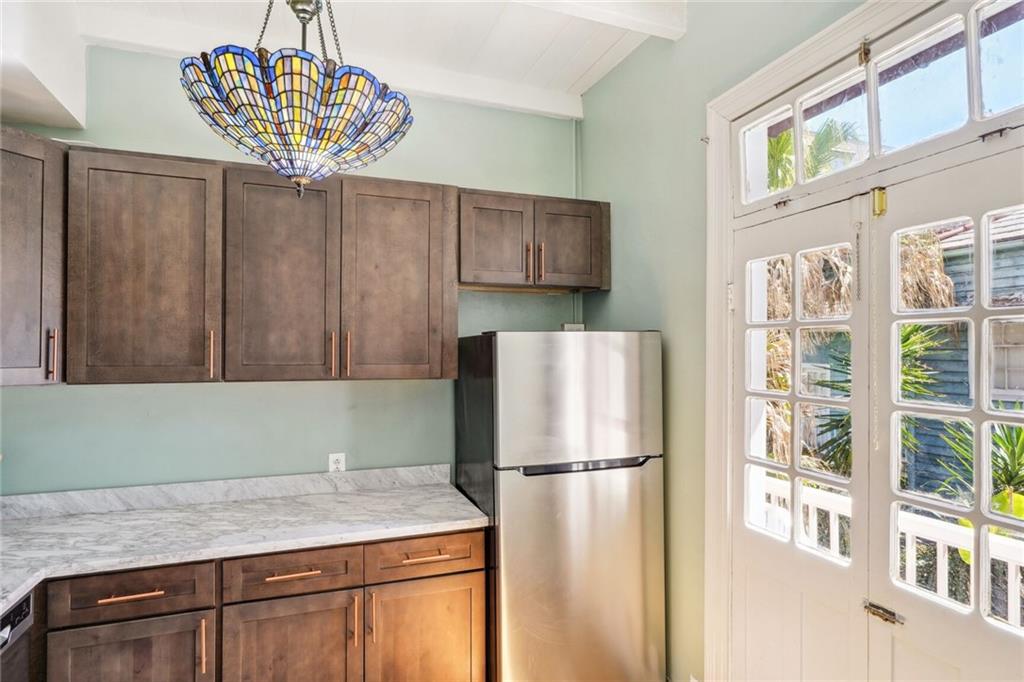 1031 BARRACKS Street 3